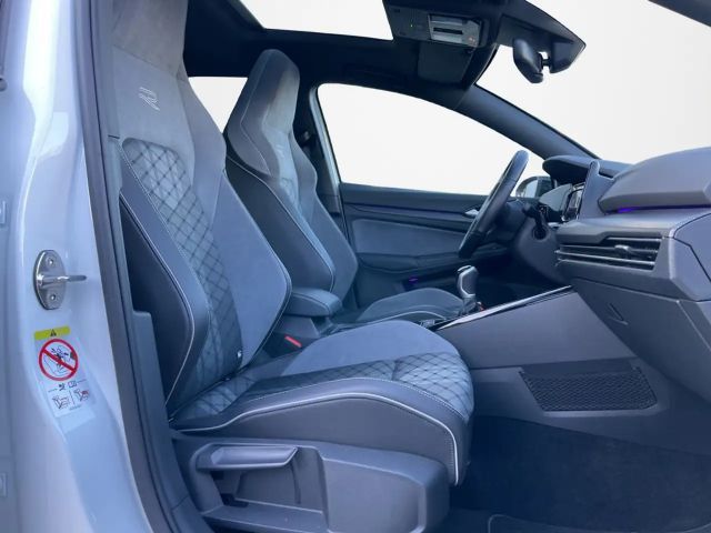 Volkswagen Golf 1.5 TSI Golf VIII R-Line Style