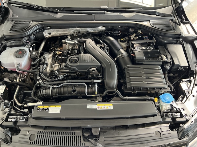 Volkswagen Golf 1.5 eTSI DSG