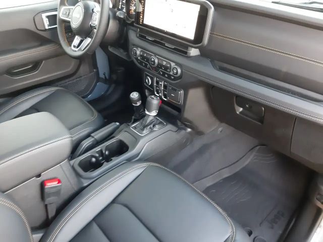 Jeep Wrangler Sahara