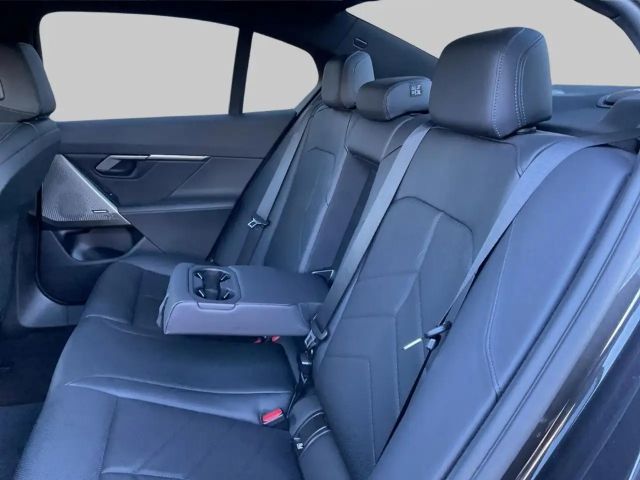 BMW 520 520i M-Sport Sedan