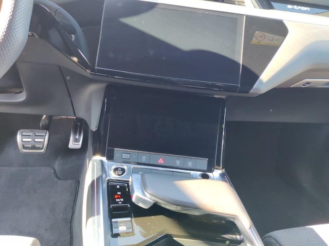 Audi Q8 e-tron 50 Quattro S-Line