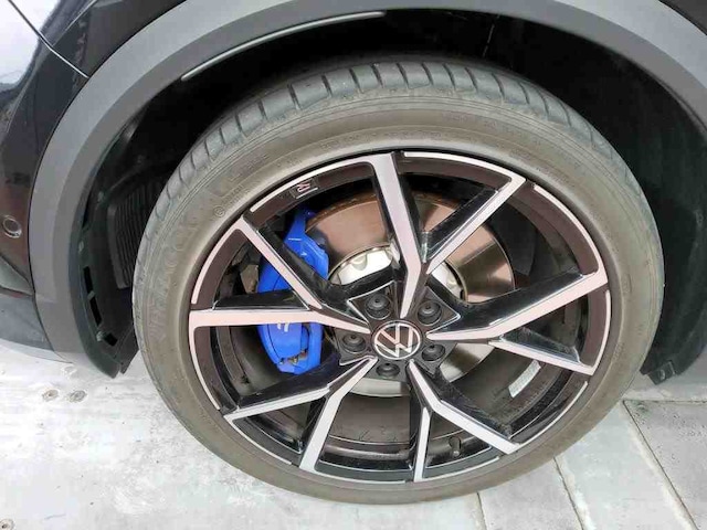 Volkswagen T-Roc R-Performance Akrapovice