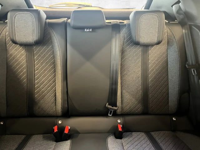 Peugeot 2008 Allure Pack EAT8