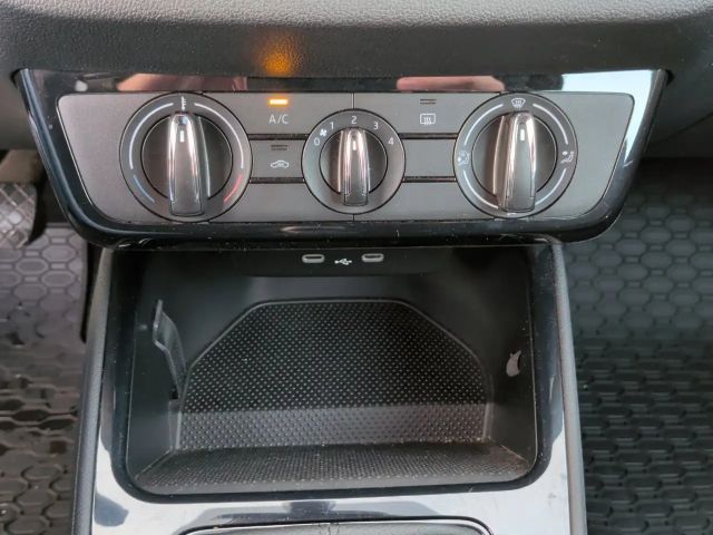 Skoda Fabia Fabia 1.0 MPI Essence *KLIMA*PDC*LED*  Klima/BC