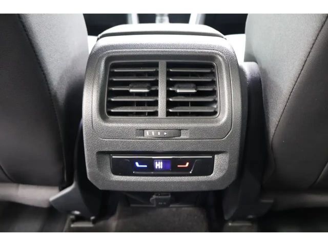 Volkswagen Touran 1.5 TSI DSG R-Line