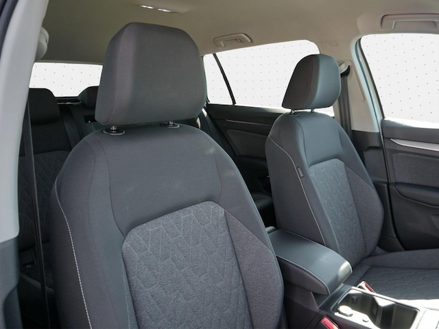 Volkswagen Golf 1.0 TSI Life Variant