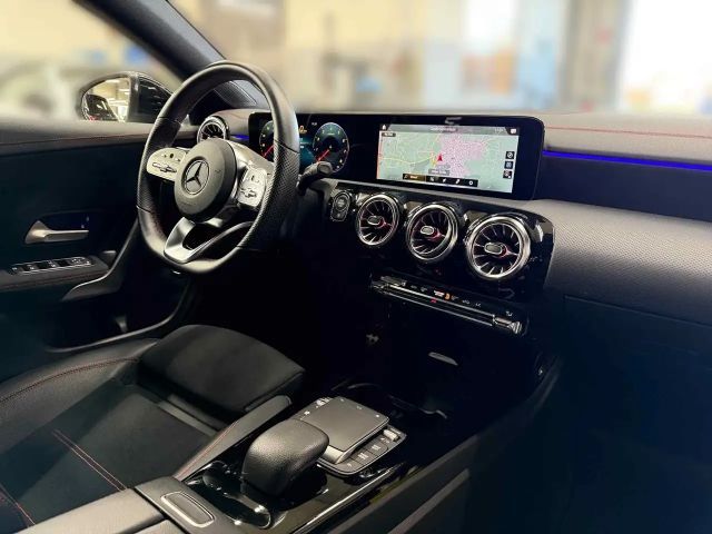 Mercedes-Benz CLA 200 AMG Line Coupé