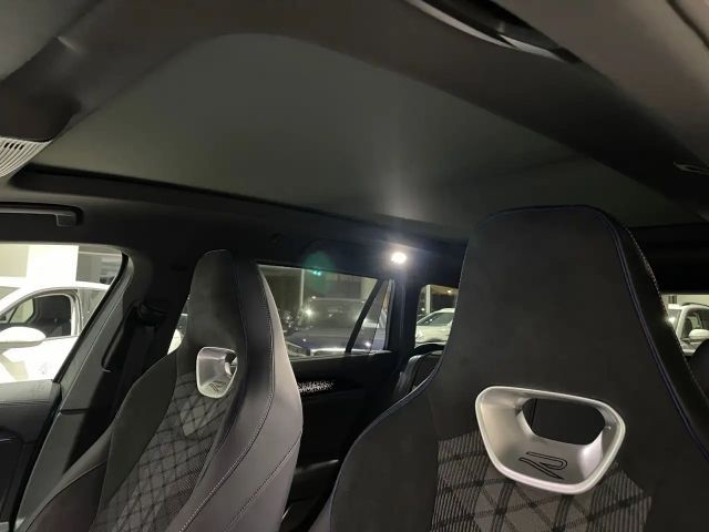 Volkswagen Passat DSG R-Line Style