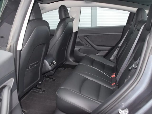 Tesla Model 3 RWD Standard Range