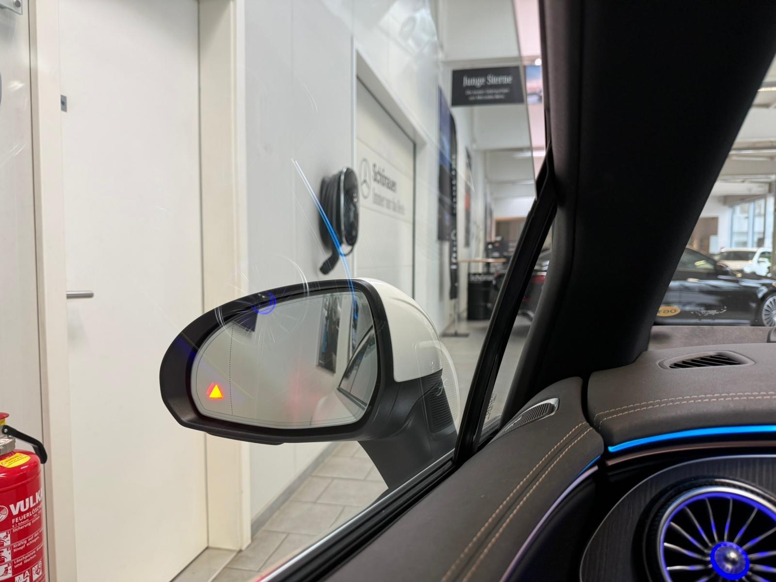 Mercedes-Benz EQE 300 Sedan