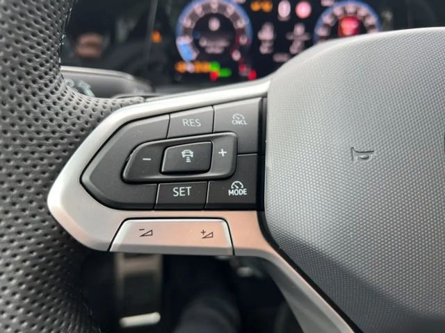 Volkswagen Golf R-Line Variant