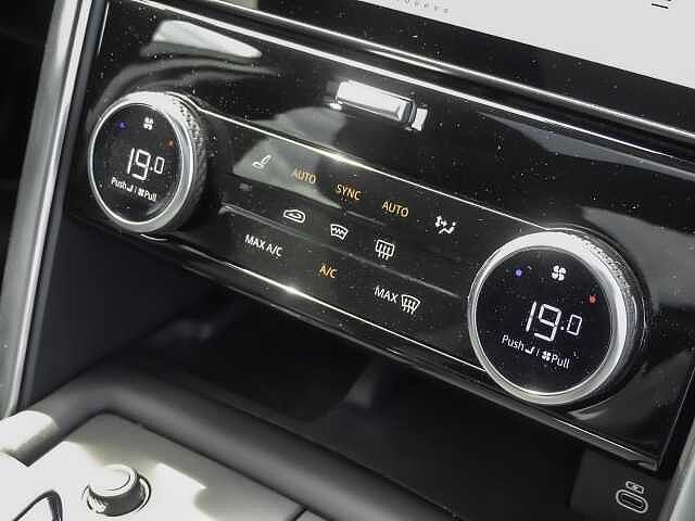 Land Rover Discovery D300 Dynamic SE