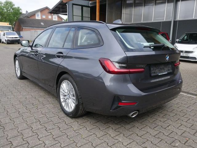 BMW 330 330i Sport Line Touring xDrive