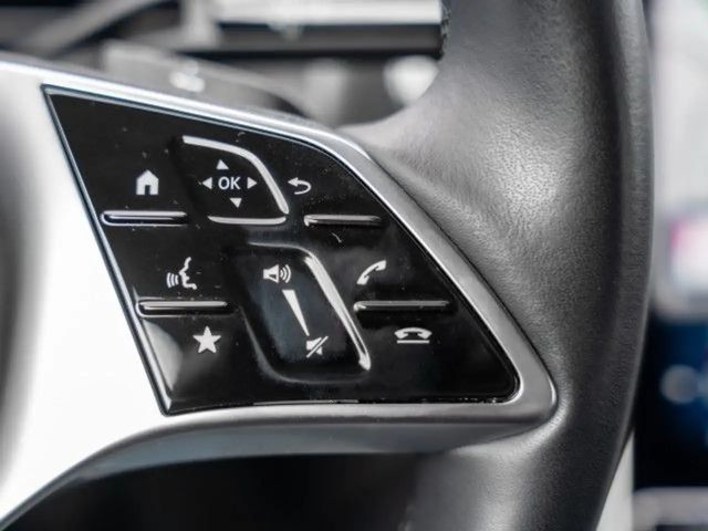 Mercedes-Benz GLC 200 PDC SHZ CarPlay Bluetooth Tempomat Navi