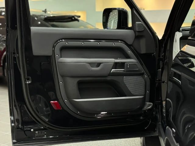 Land Rover Defender AWD D250 SE