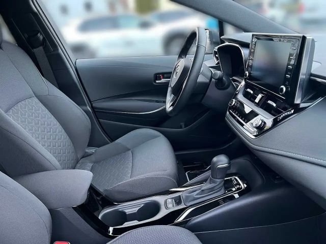 Toyota Corolla Hatchback Team D