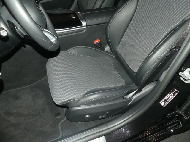 Mercedes-Benz C 200 AVANTGARDE