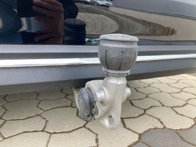 Mercedes-Benz C 300 AVANTGARDE Sedan