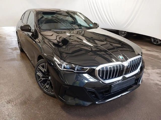 BMW 520 520d M-Sport Sedan xDrive