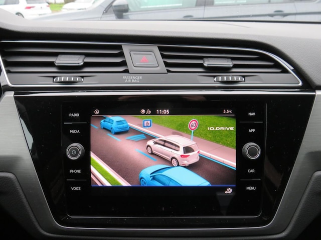 Volkswagen Touran 1.5 TSI DSG R-Line