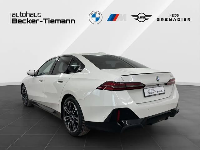 BMW 520 520d M-Sport Sedan