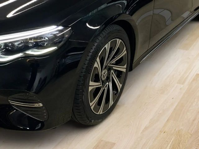 Mercedes-Benz E 200 4MATIC EXCLUSIVE Sedan