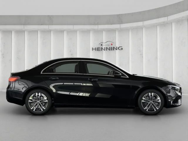 Mercedes-Benz A 200 Lim. Standheizung Panorama Memory Totwink.