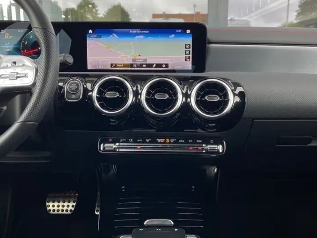 Mercedes-Benz CLA 200 AMG Line Shooting Brake