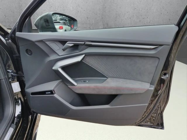 Audi RS3 Quattro S-Tronic Sedan