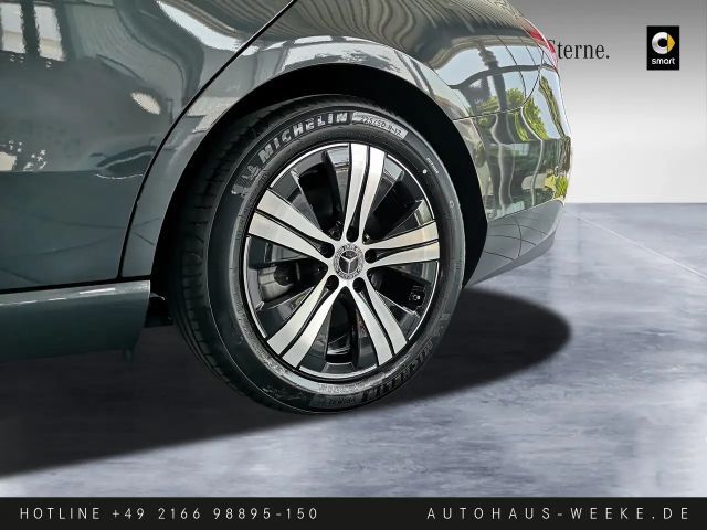 Mercedes-Benz C 180 AVANTGARDE Sedan