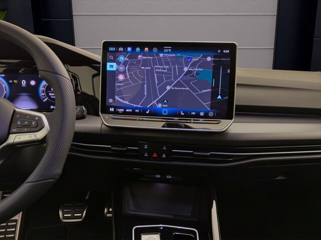 Volkswagen Golf 1.5 eTSI DSG R-Line