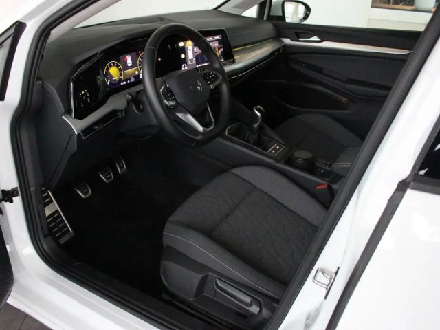 Volkswagen Golf Life Move