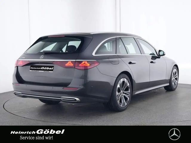 Mercedes-Benz E 220 AVANTGARDE E 220 d