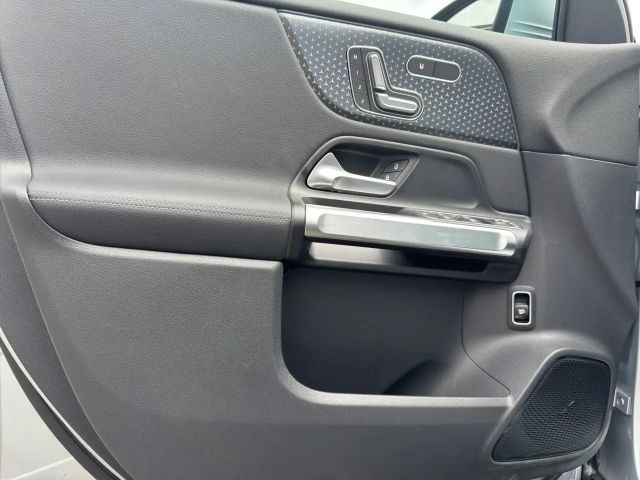 Mercedes-Benz EQB 300 4MATIC AMG Line