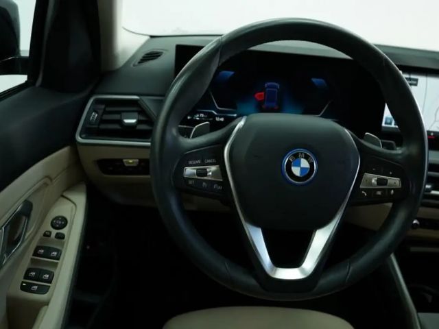 BMW 320 320e Touring