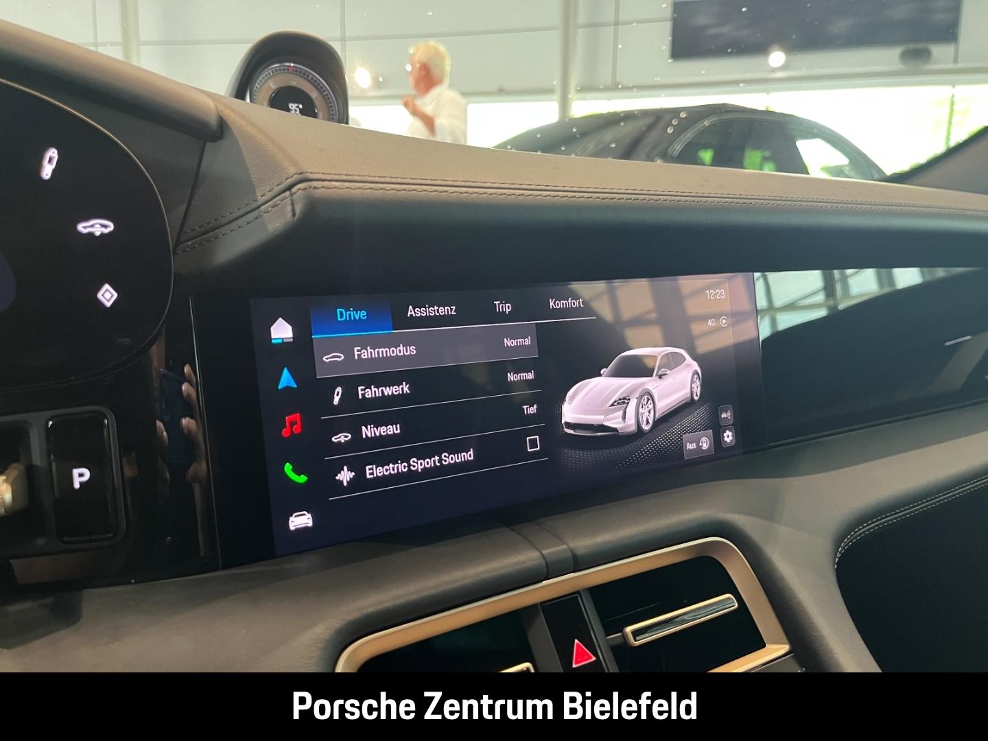 Porsche Taycan 4S Cross Turismo