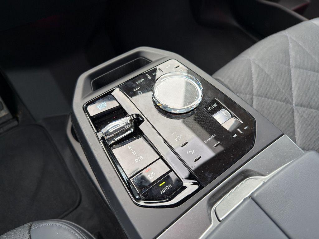 BMW iX xDrive60