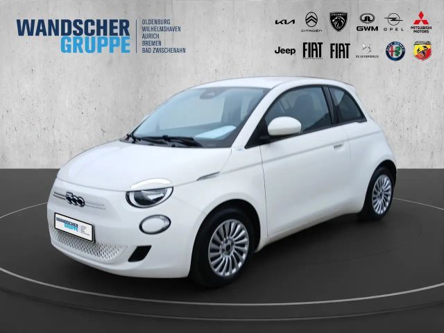 Fiat 500e Action