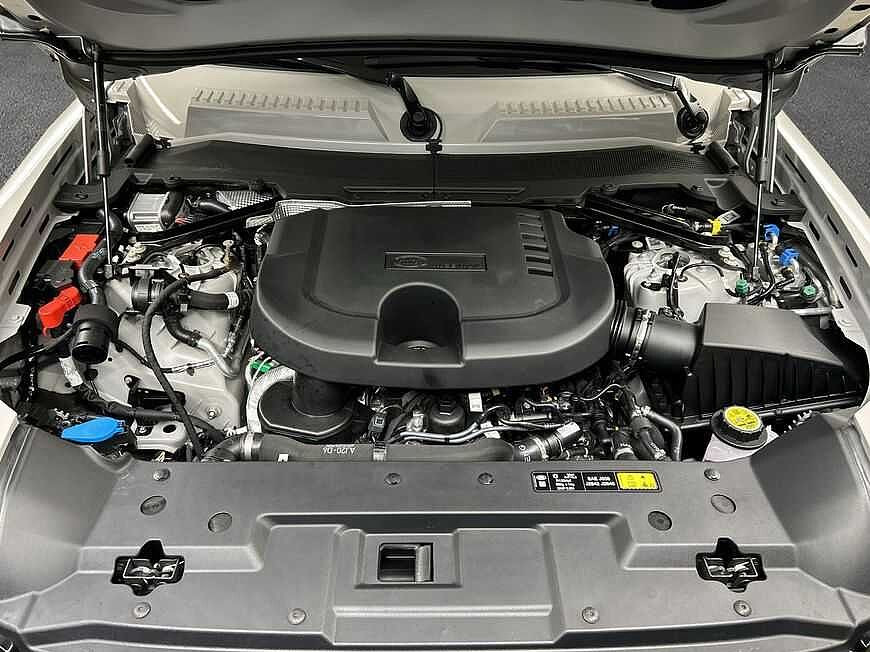 Land Rover Defender 110