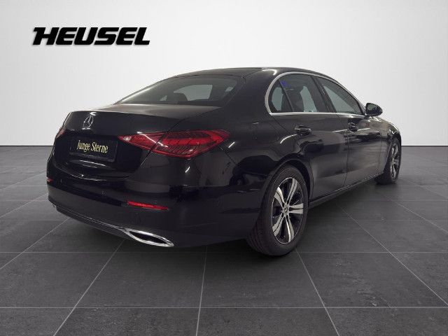 Mercedes-Benz C 180 Sedan