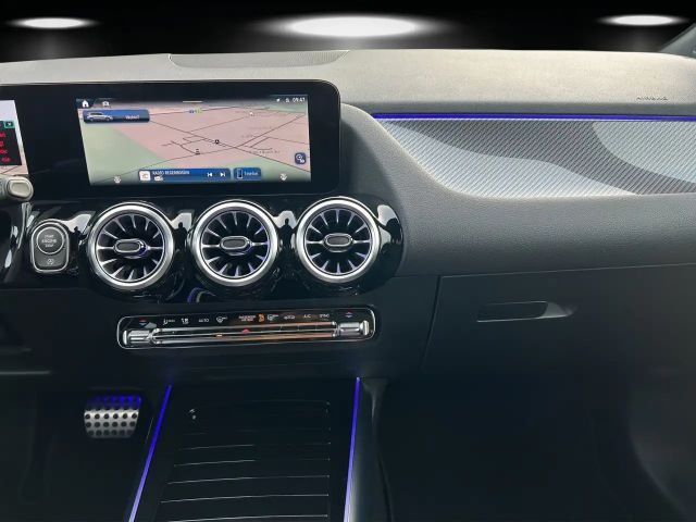 Mercedes-Benz B 220 4MATIC AMG Line Sedan