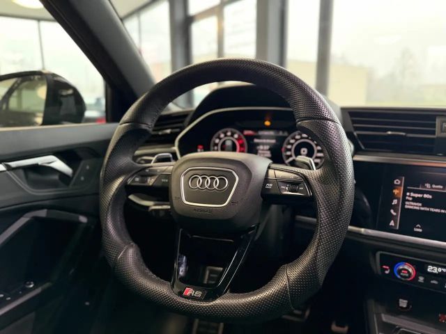 Audi RS Q3 RSQ3 2,5 TFSI *GARANTIE* SONOS* PANO* OP SCHWARZ*