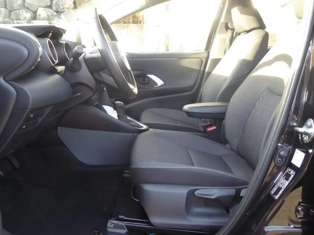 Toyota Yaris Comfort Hatchback Team D