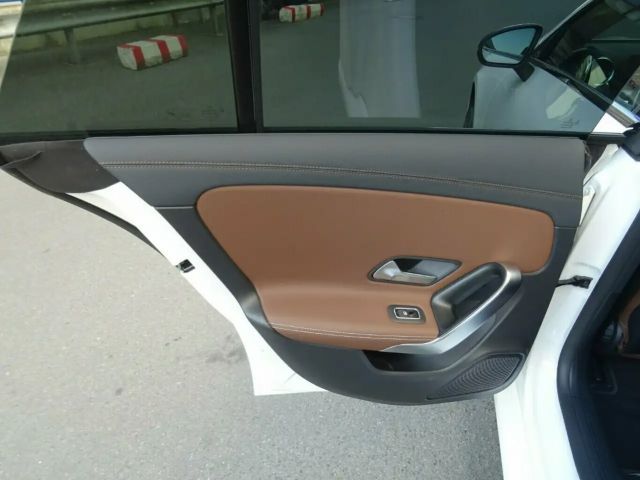 Mercedes-Benz CLA 200 CLA 200 d Progressive