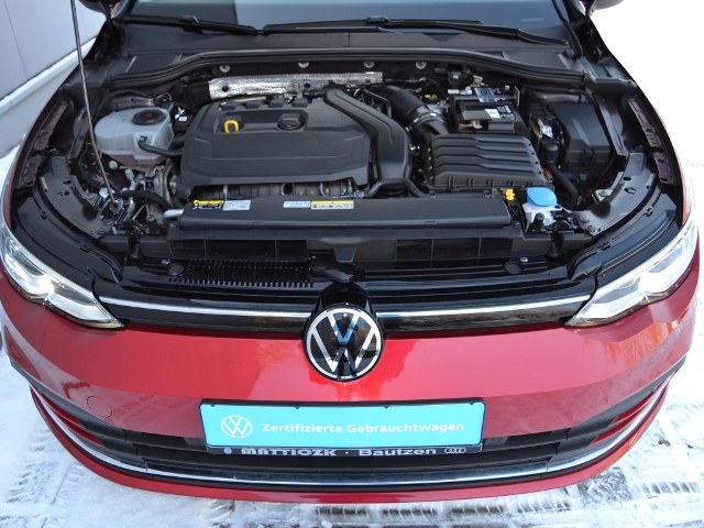 Volkswagen Golf 1.5 eTSI DSG Golf VIII IQ.Drive