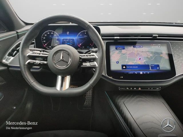 Mercedes-Benz E 220 AMG Line E 220 d Sedan