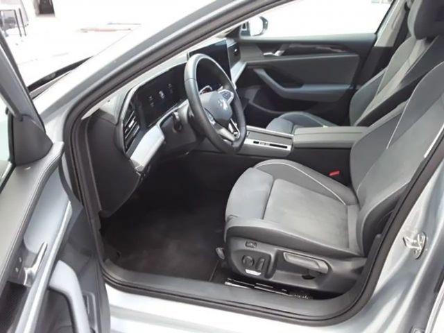 Volkswagen Passat 1.5 eTSI Business DSG Variant