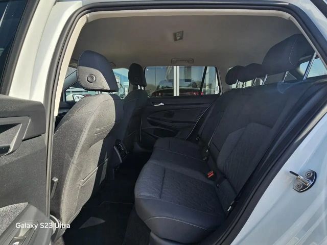 Volkswagen Golf 1.5 eTSI DSG Life Variant