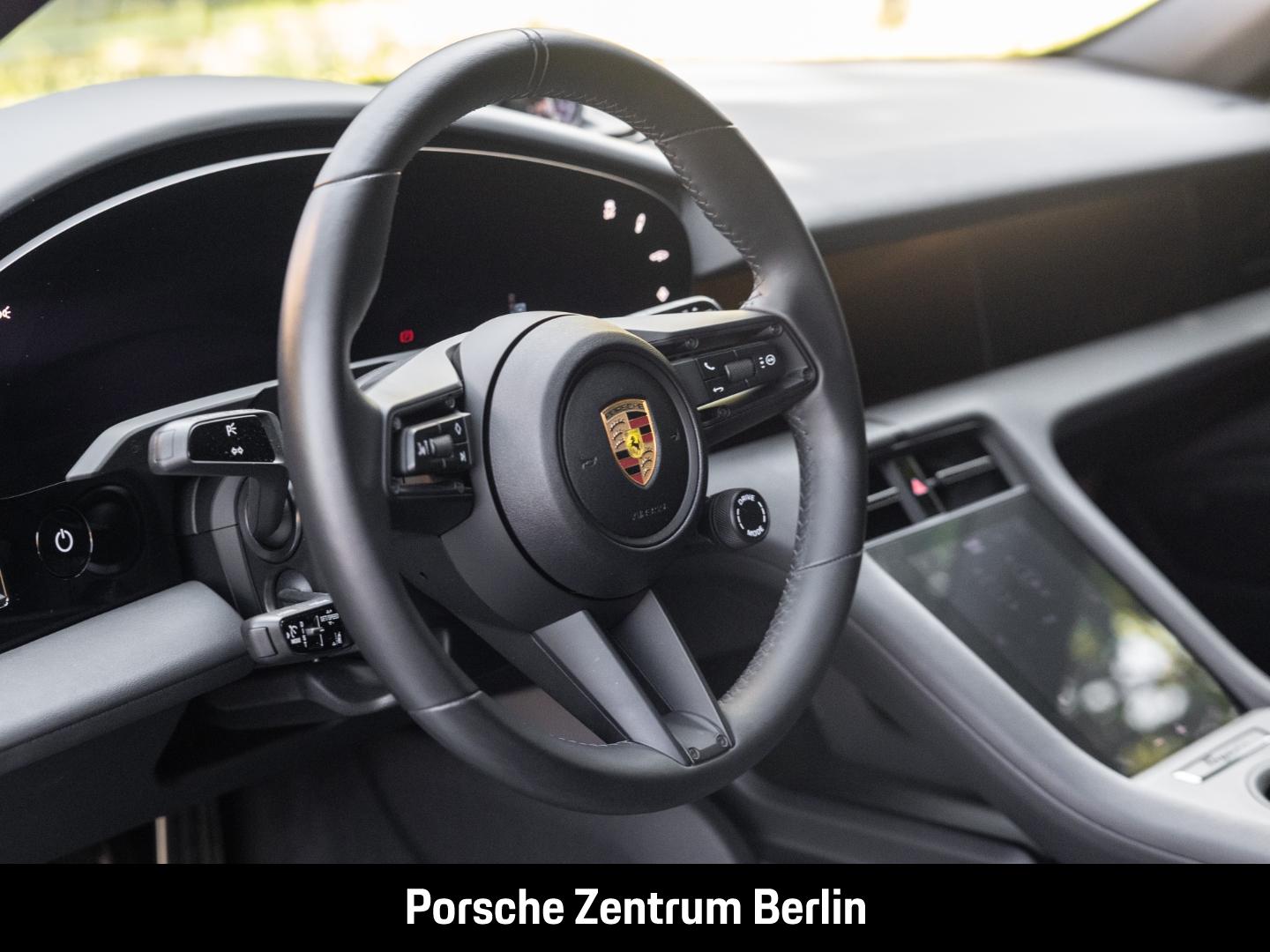 Porsche Taycan 4 Cross Turismo