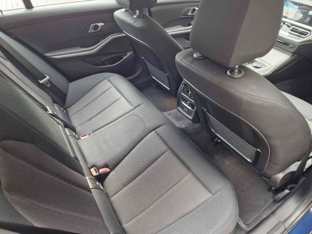 BMW 320 320d Advantage pakket